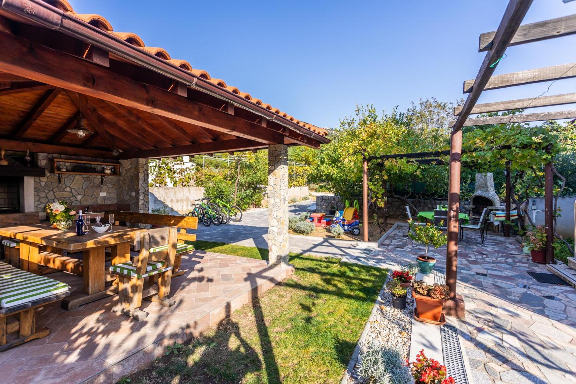 Apartmani Velnic Baska  Exterior photo